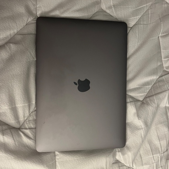 MacBook Pro - Picture 3 of 5